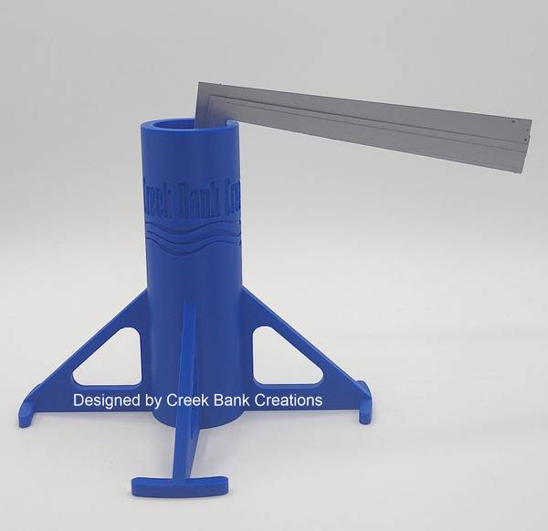Straight and Steady Tool Holder