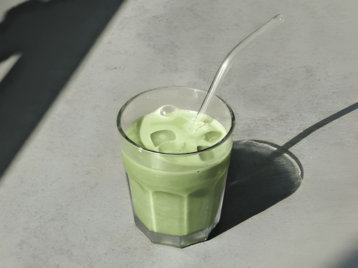 Iced matcha latte for coffee shops and restaurants