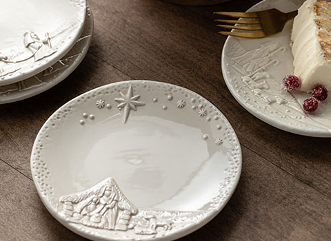 Bearfoots and a cub holding a planter