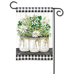 Farmhouse Daisies Garden Flag