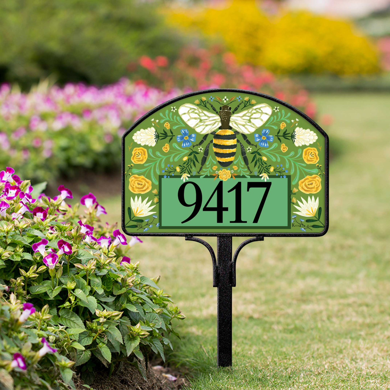 Deco Bee Yard DeSign thumbnail