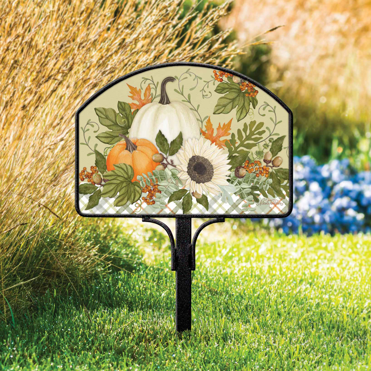 Farmhouse Fall Yard DeSign thumbnail