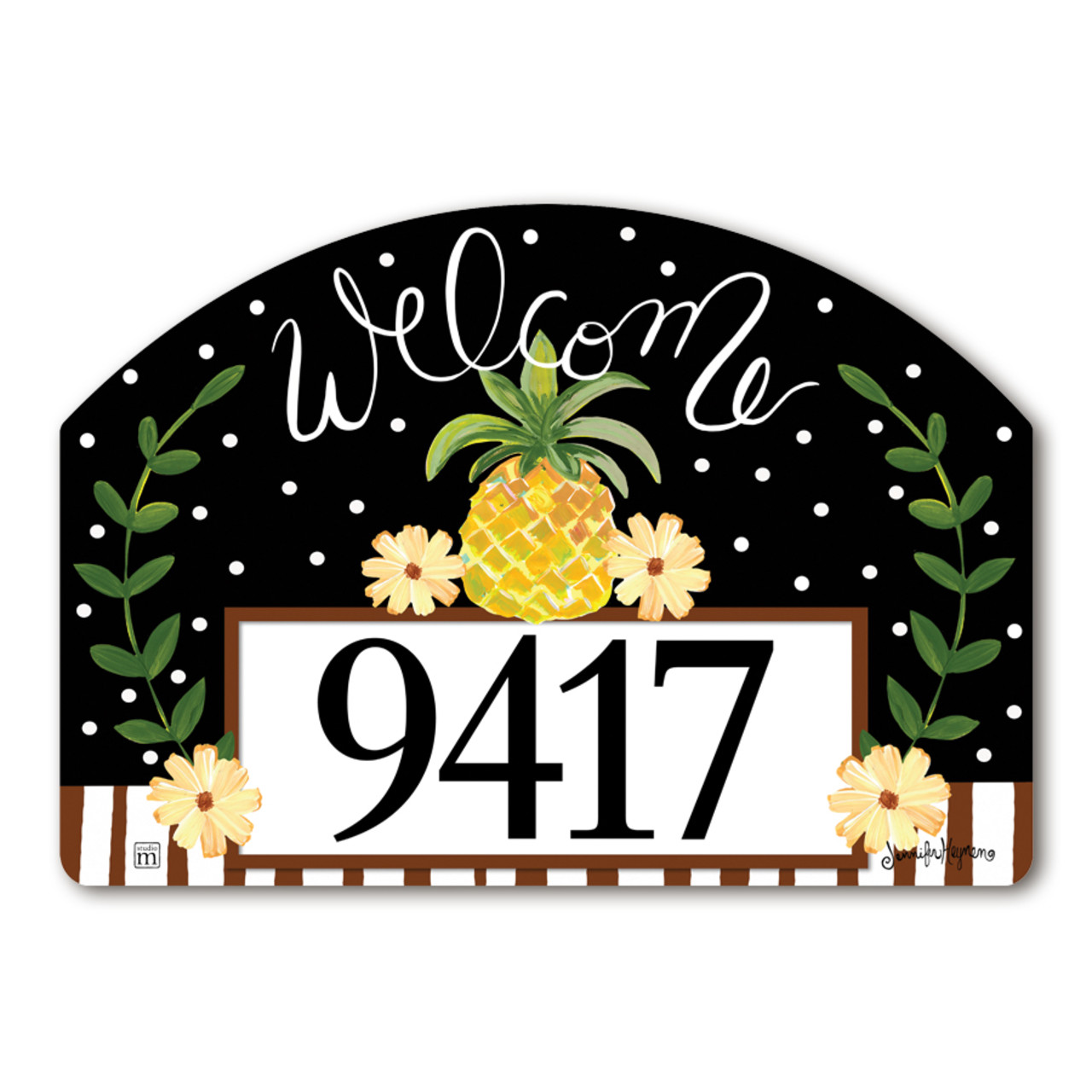 Welcoming Pineapple Yard DeSign thumbnail