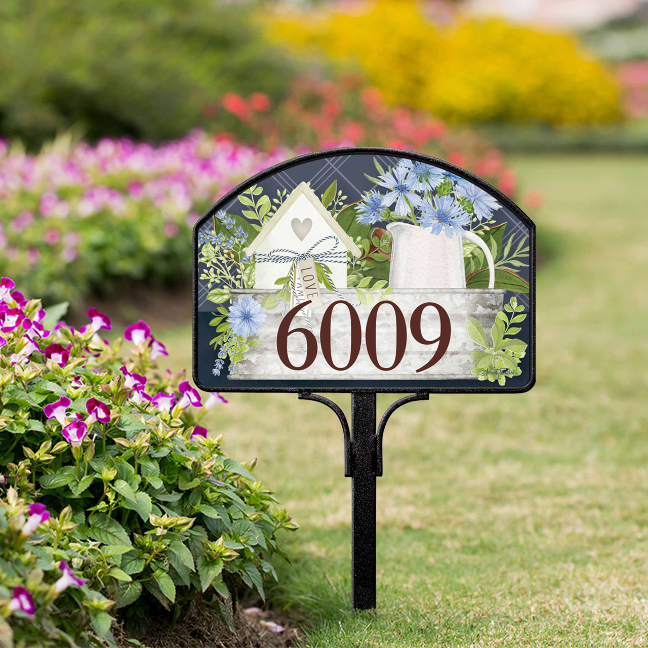 Farmhouse Flowers Yard DeSign thumbnail