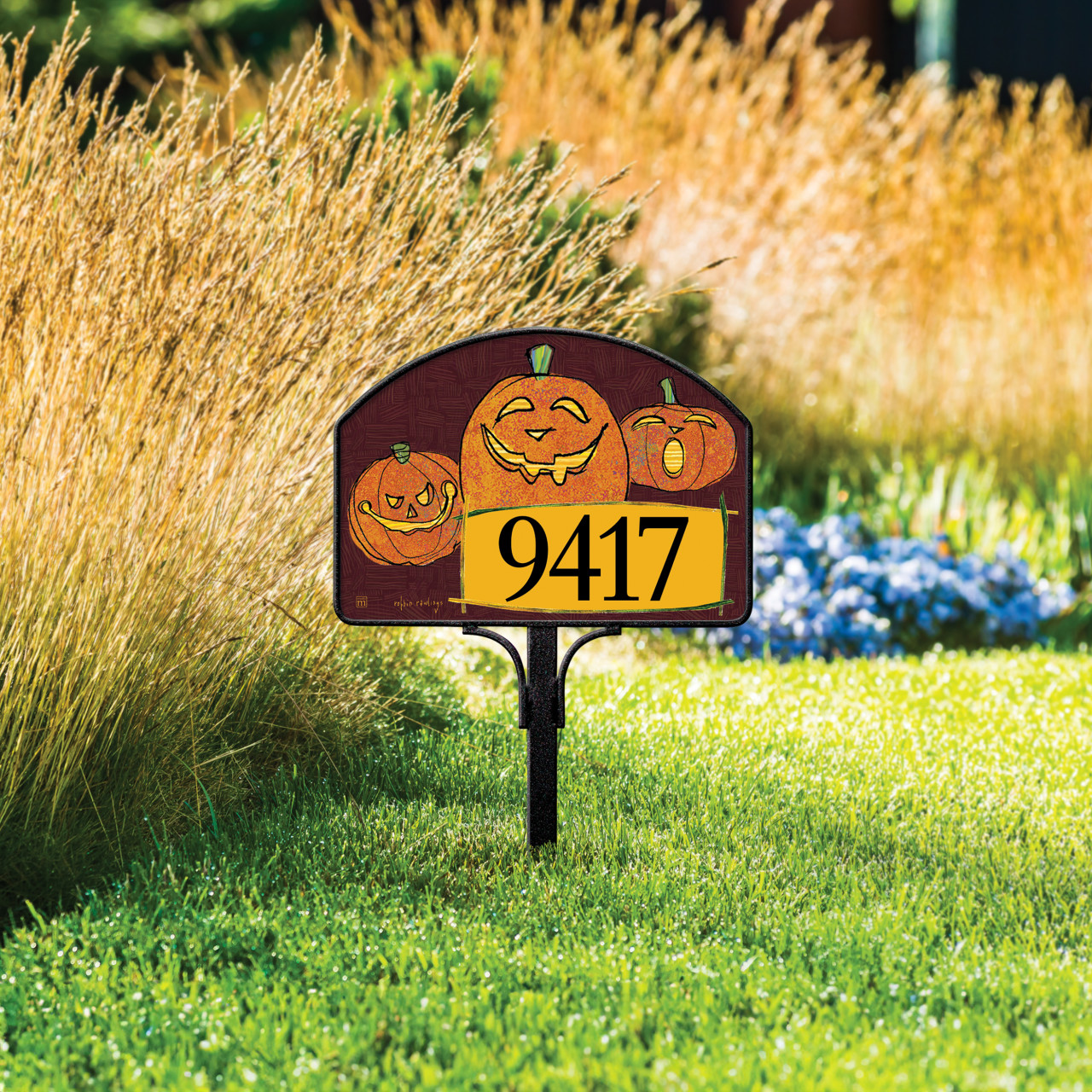 Carved Pumpkins Yard DeSign thumbnail