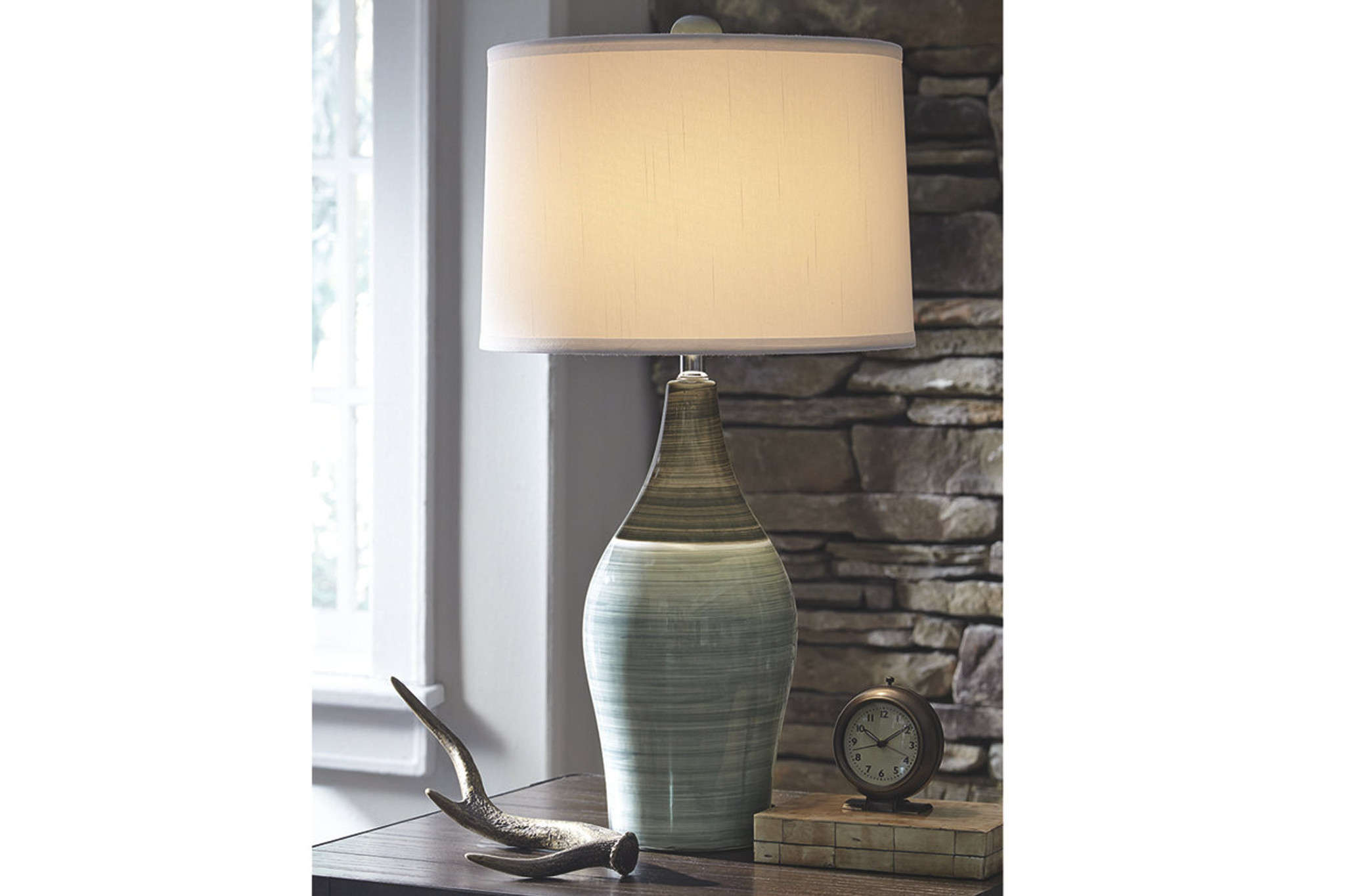niobe table lamp