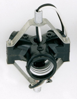 3-Light Wired Cluster, Medium Base Socket (27|S70/422)