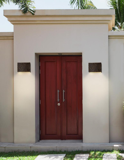 Large ADA Rectangle (Outdoor) Wall Sconce - Closed Top (254|CER-5650W-HMIR)