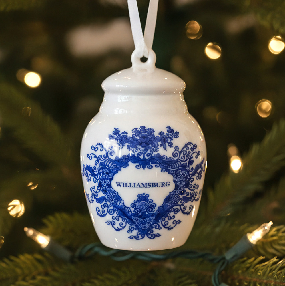 Williamsburg Blue Delft Tobacco Jar Porcelain Ornament