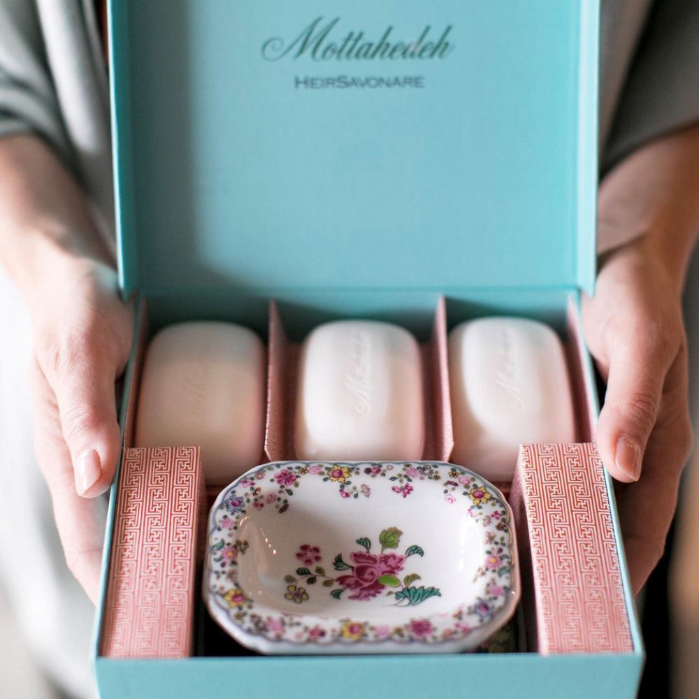 Pink Lace Soap Dish Gift Set by Mottahedeh - The Shops at Colonial