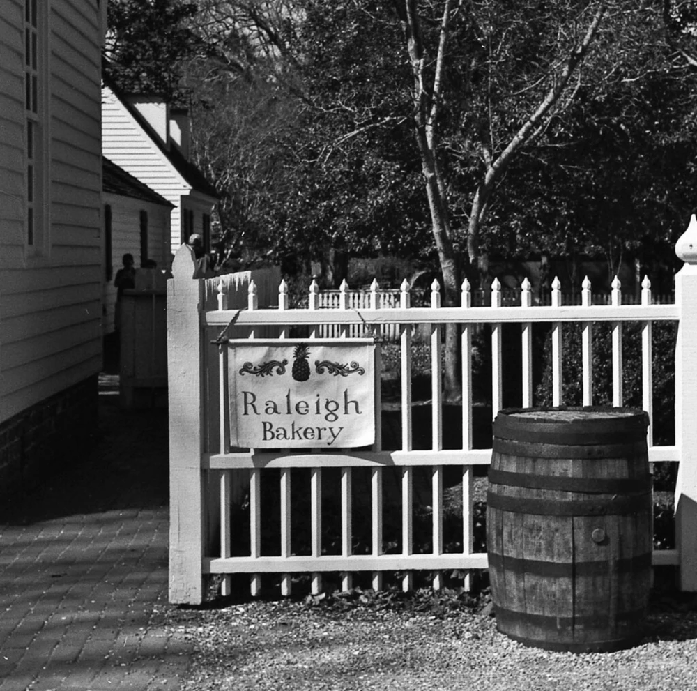 WILLIAMSBURG Ginger Cakes Tea by Harney & Sons - Entrance to the historic Raleigh Tavern bake shop at Colonial Williamsburg  | The Shops at Colonial Williamsburg