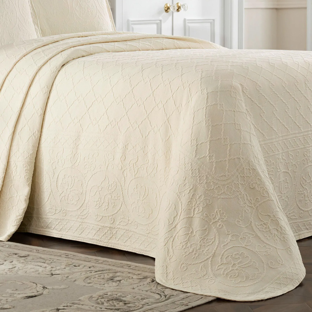 WILLIAMSBURG Richmond Ivory Matelassé Bedding Collection | The Shops at Colonial Williamsburg