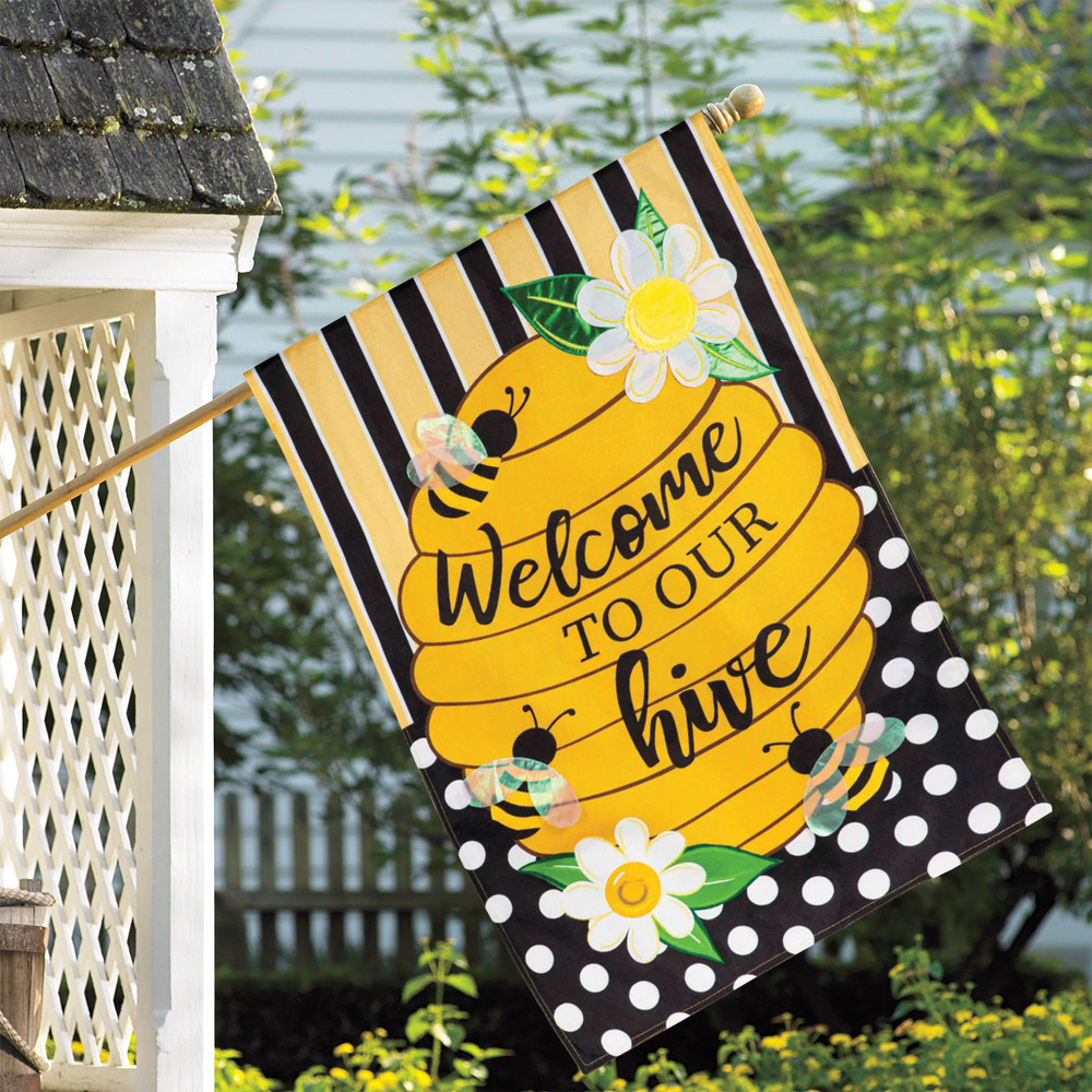 "Welcome to our Hive" Bee Summer House Flag | The Shops at Colonial Williamsburg