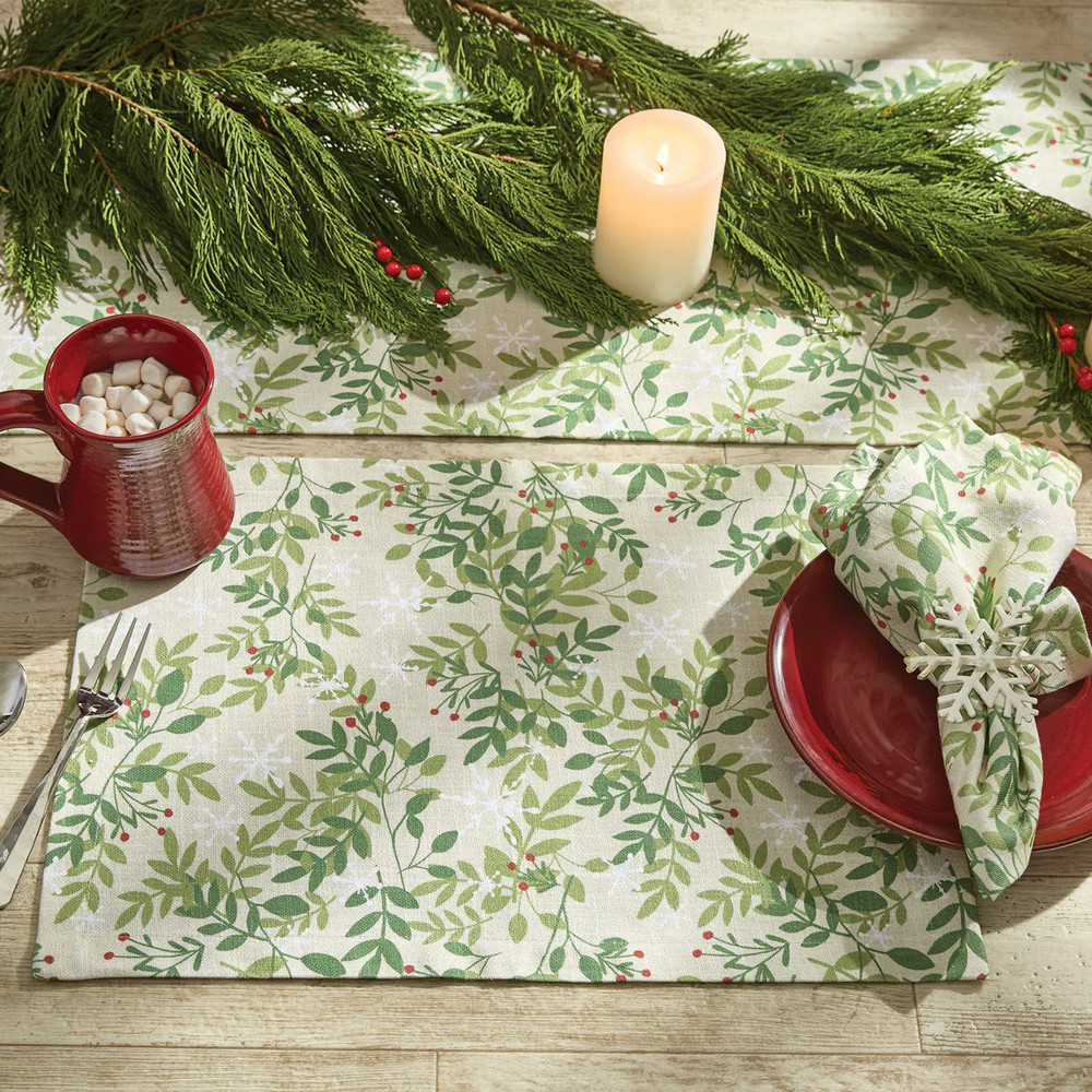 WILLIAMSBURG Snowflakes & Berries Placemat | The Shops at Colonial Williamsburg