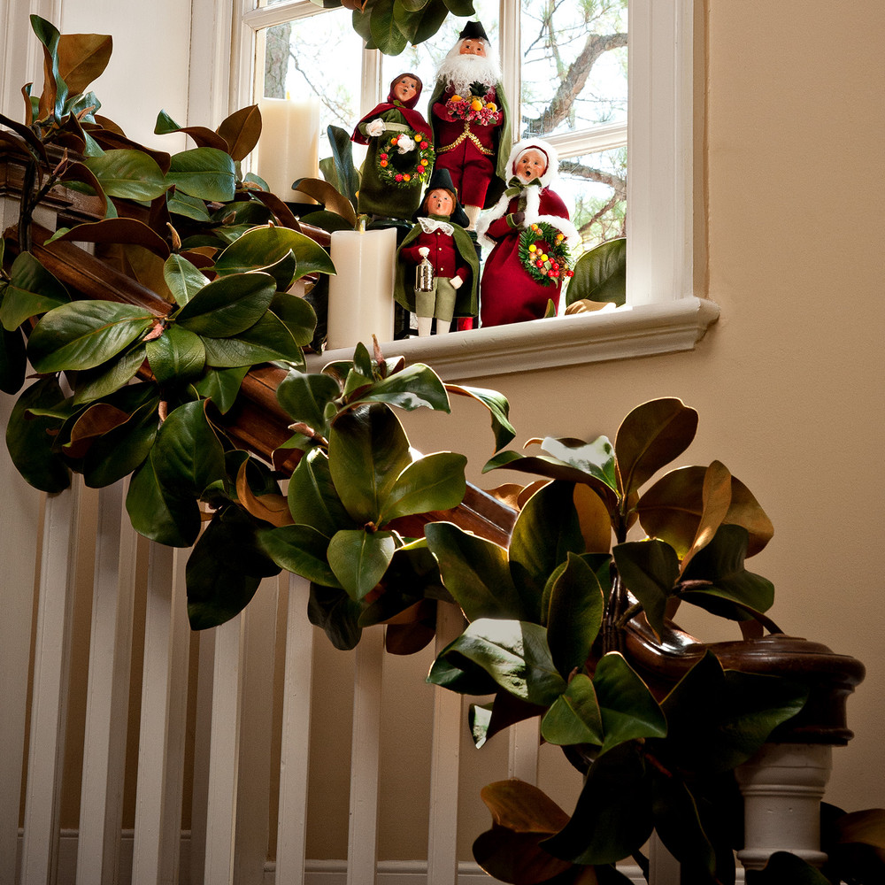 Williamsburg Magnolia Leaf Garland - Thumbnail 2