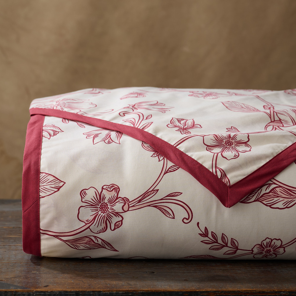 WILLIAMSBURG x Red Land Cotton Archival Vine Berry Duvet Cover | The Shops at Colonial Williamsburg