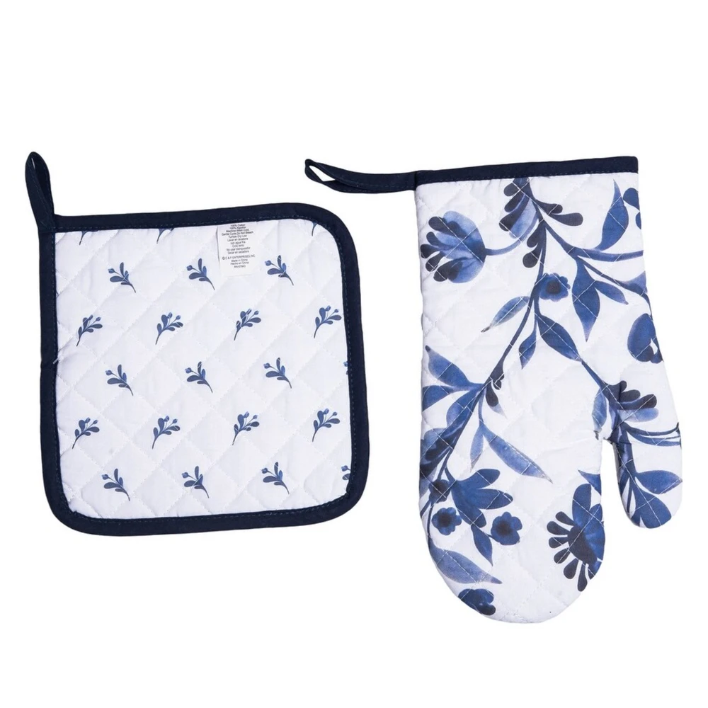WILLIAMSBURG Maryfrances Blue Delft Oven Mitt and Potholder Set | The Shops at Colonial Williamsburg