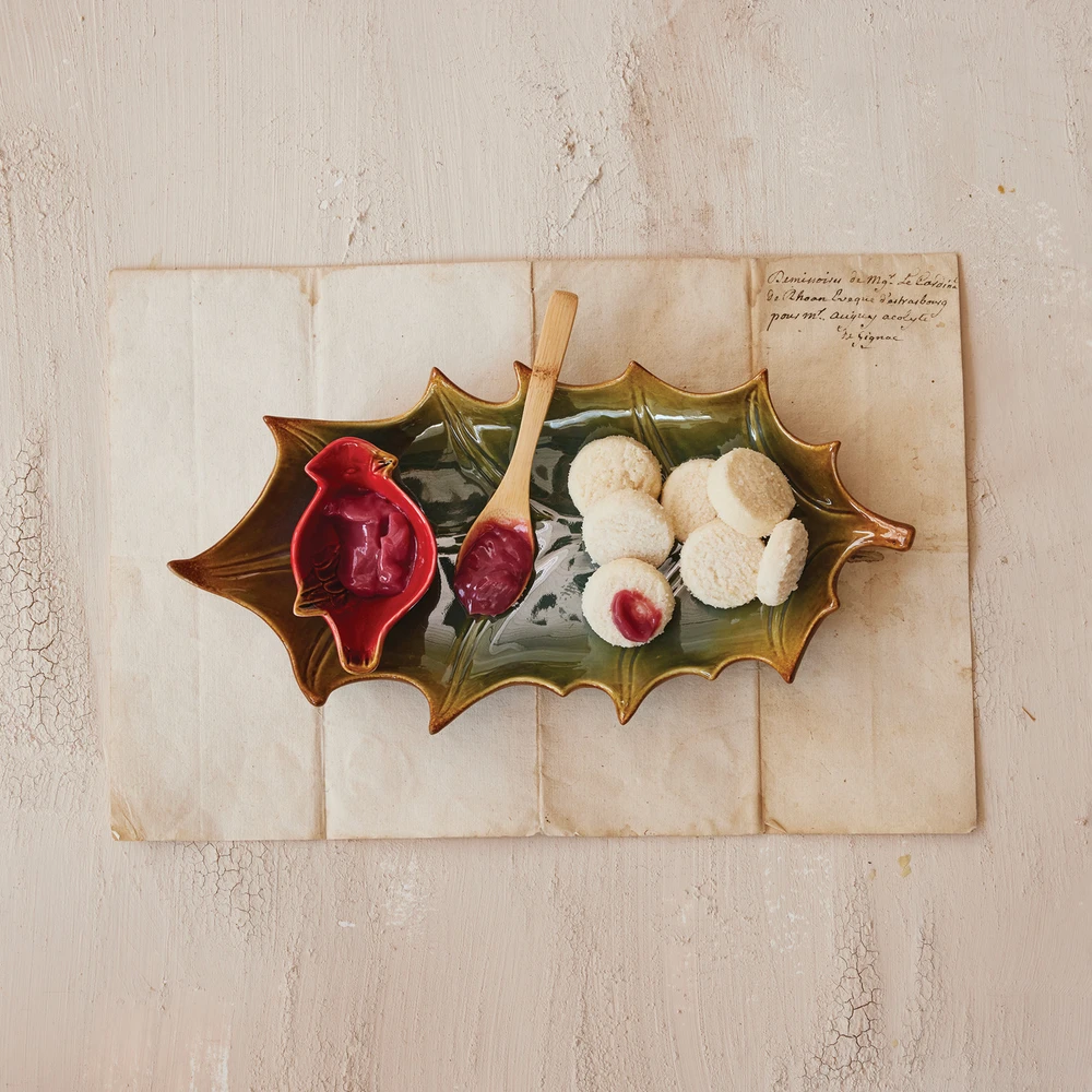 Holly Leaf Stoneware Serving Boxed Set | The Shops at Colonial Williamsburg