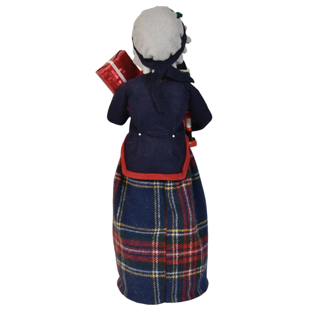 Byers' Choice Nutcracker Woman Caroler | The Shops at Colonial Williamsburg