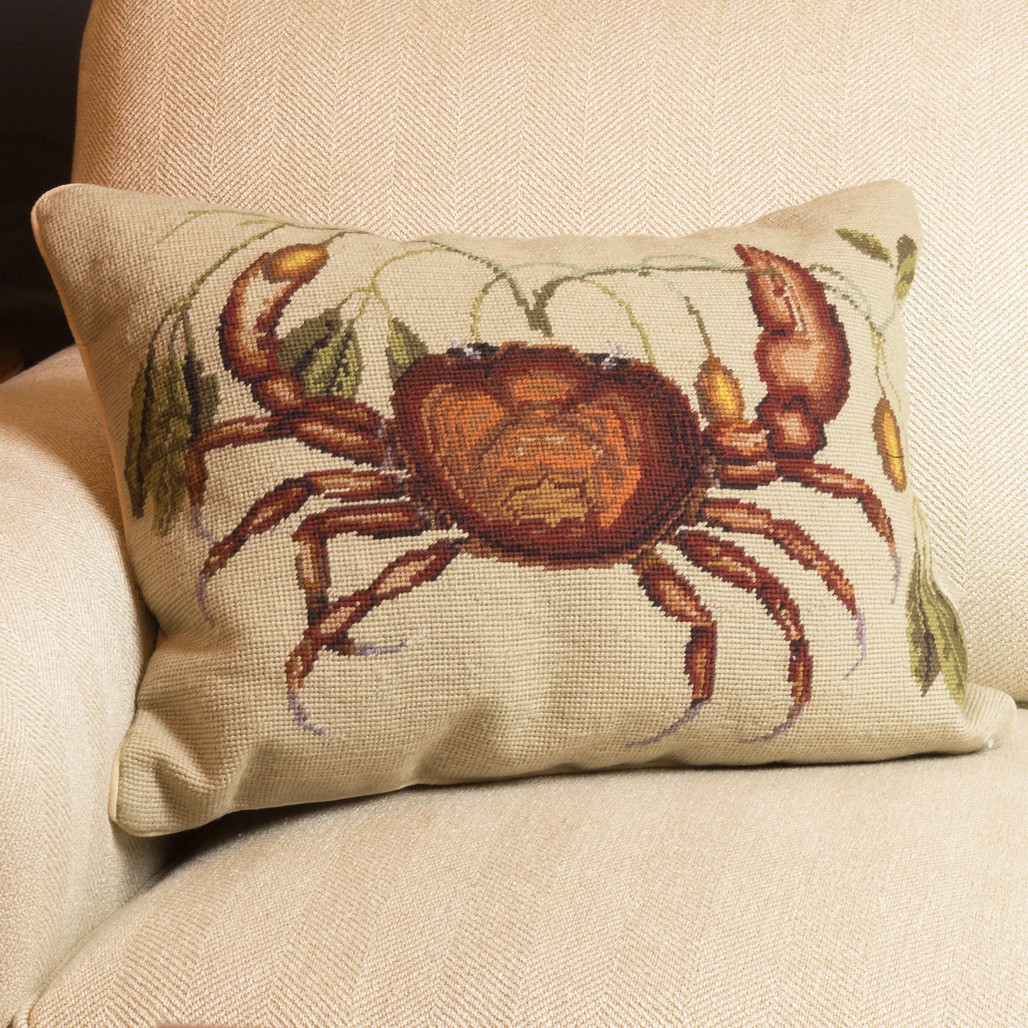 Heirloom Needlepoint Collection クッション Catesby Crab Pillow