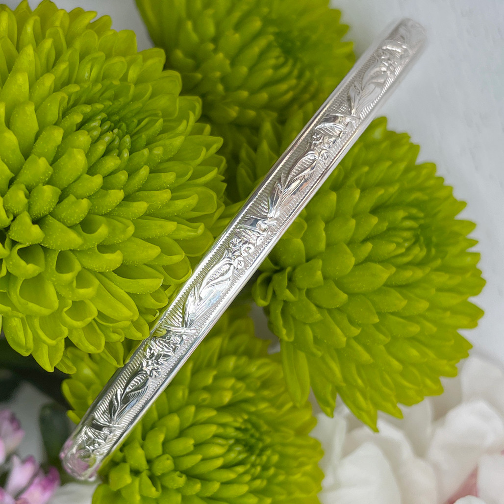 Daffodil & Leaf Pattern Sterling Silver C-Band Bracelet - Adult