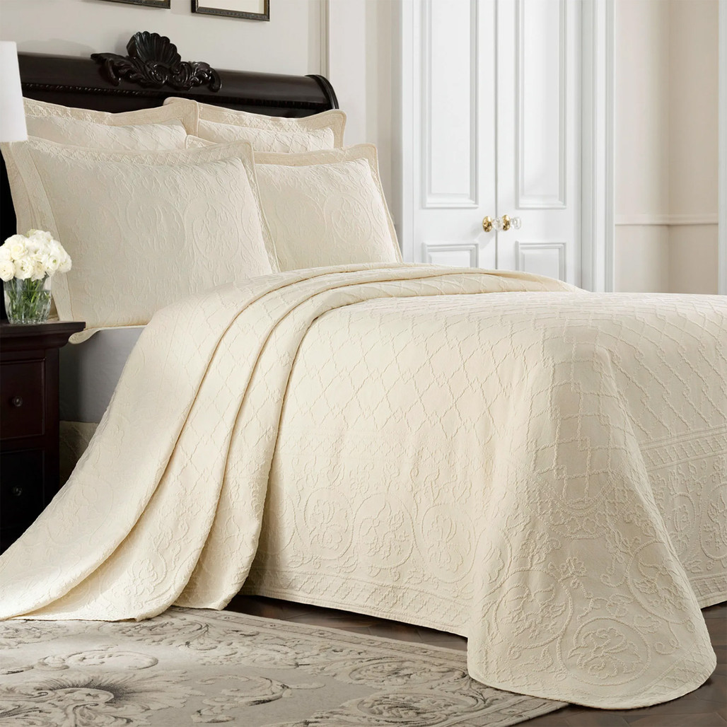 WILLIAMSBURG Richmond Ivory Matelassé Bedding Collection | The Shops at Colonial Williamsburg