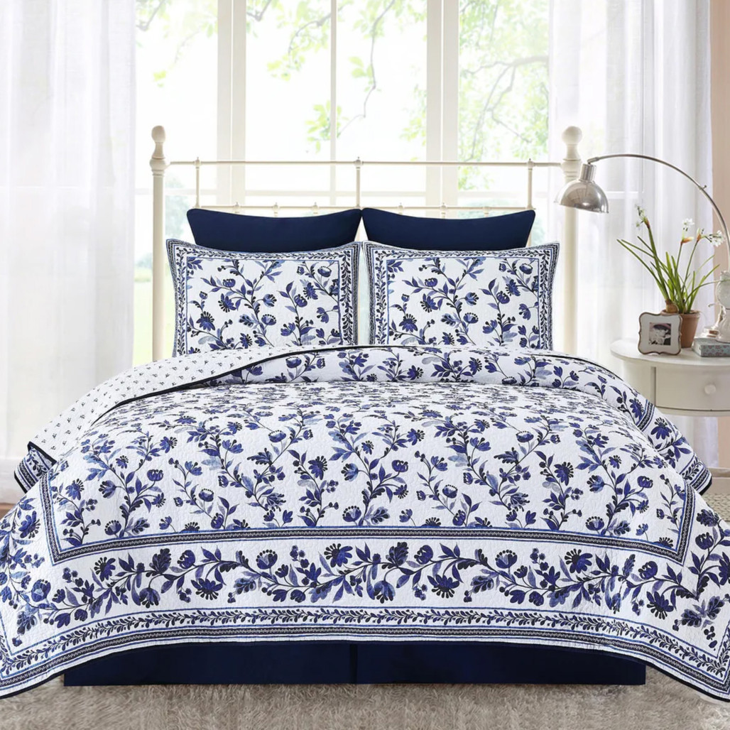WILLIAMSBURG Maryfrances Blue Delft Floral Quilt Set | The Shops at Colonial Williamsburg
