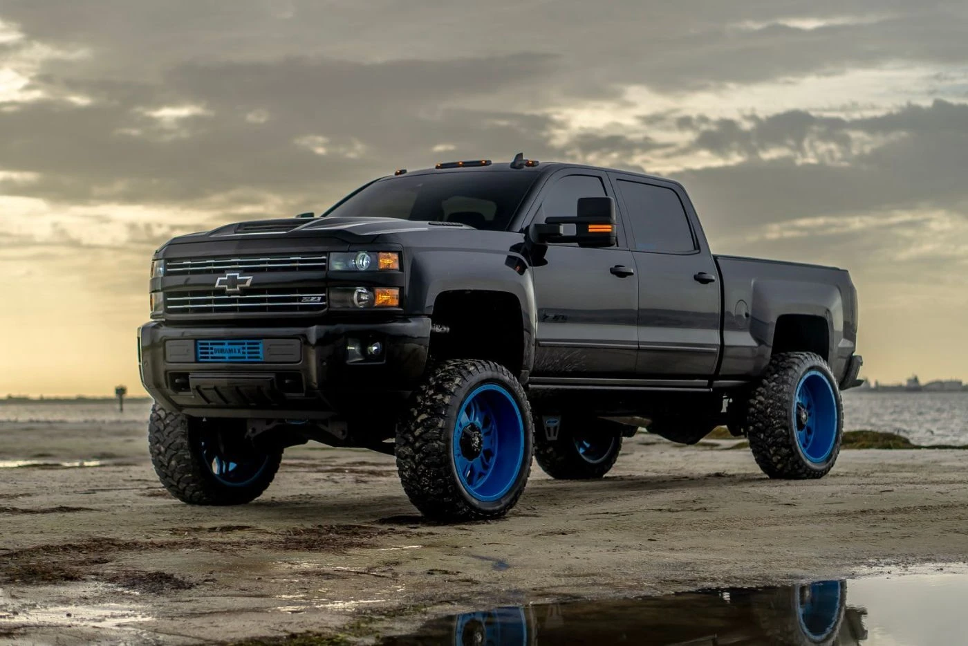 2017+ Chevrolet Silverado 2500HD with 6.6L Duramax L5P