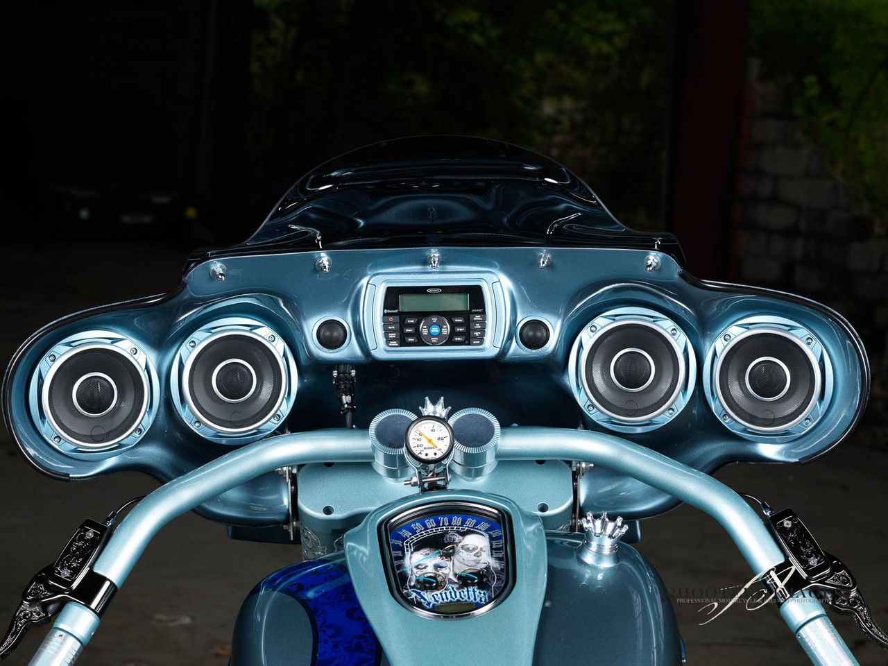 Builder Edition Quadzilla shown on the Yamaha Stratoliner Retroliner Gundam R  with the Phantom 26 conversion with Optional Jensen BT-40 head unit and JL Audio speaker upgrade