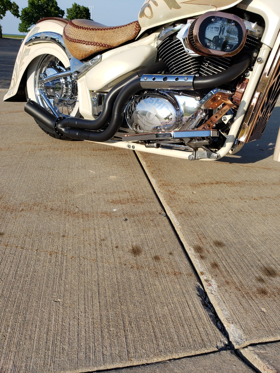 Blacksmith Motoring Boulevard Brawler Bully Dog Exhaust System Suzuki C50, Volusia VL800  shown with optional trucker cap and blow out heat shield