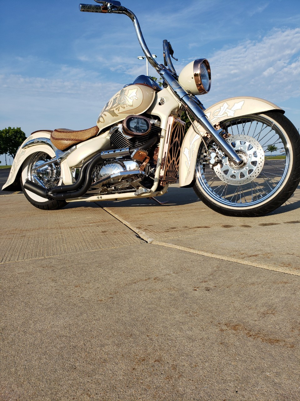 Blacksmith Motoring Boulevard Brawler Bully Dog Exhaust System Suzuki C50, Volusia VL800  shown with optional trucker cap and blow out heat shield