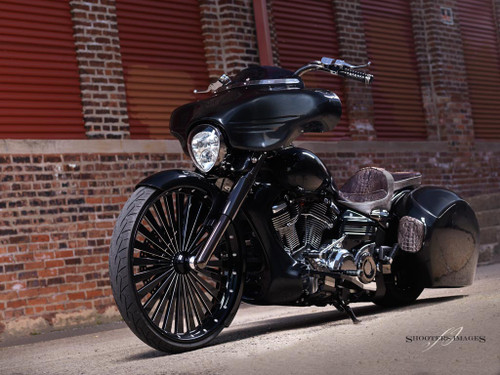 Quadzilla shown on the Yamaha Roadliner Retroliner RT26 Lemans with the Phantom 26 conversion