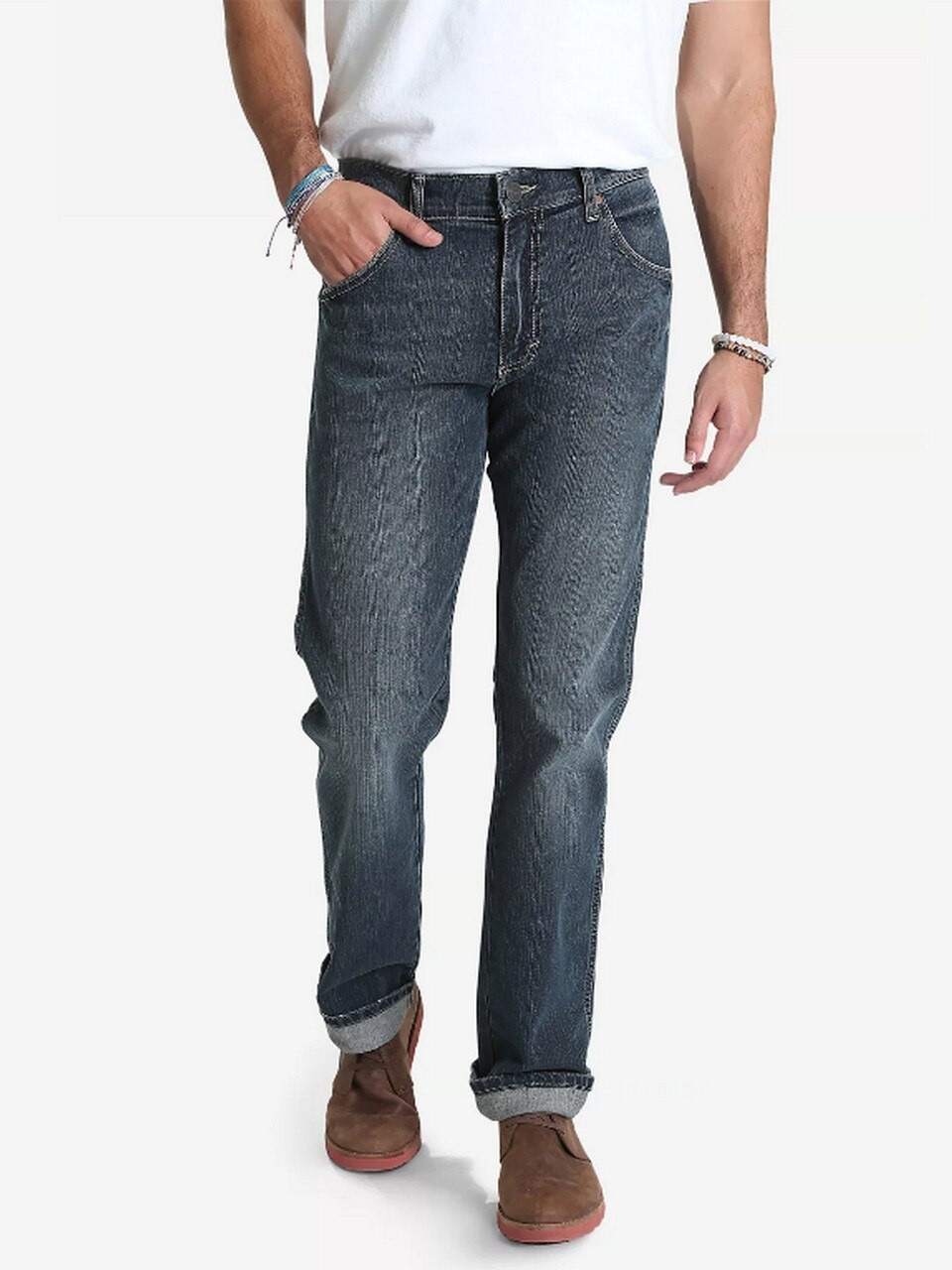 Men's Wrangler Retro® Slim Fit Straight Leg Jean in Benette