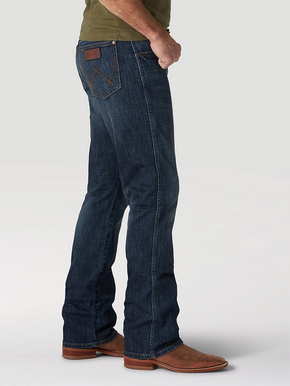 Wrangler Retro Men s Relaxed Fit Bootcut Jeans Barton Springs S 3 76855.1645572703