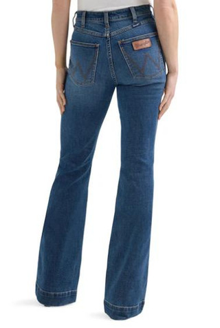 Wrangler Retro® Ladies' Bailey HR Trouser Jeans in Vivianna Wrangler Retro® Ladies' Bailey HR Trouser Jeans in Vivianna