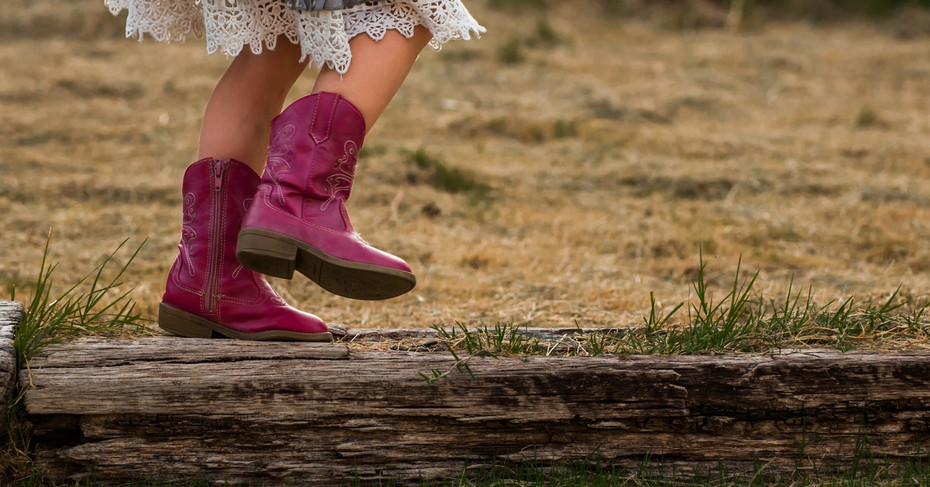 12 Tips for Picking Out the Right Boots for Toddlers 12 Tips for Picking Out the Right Boots for Toddlers