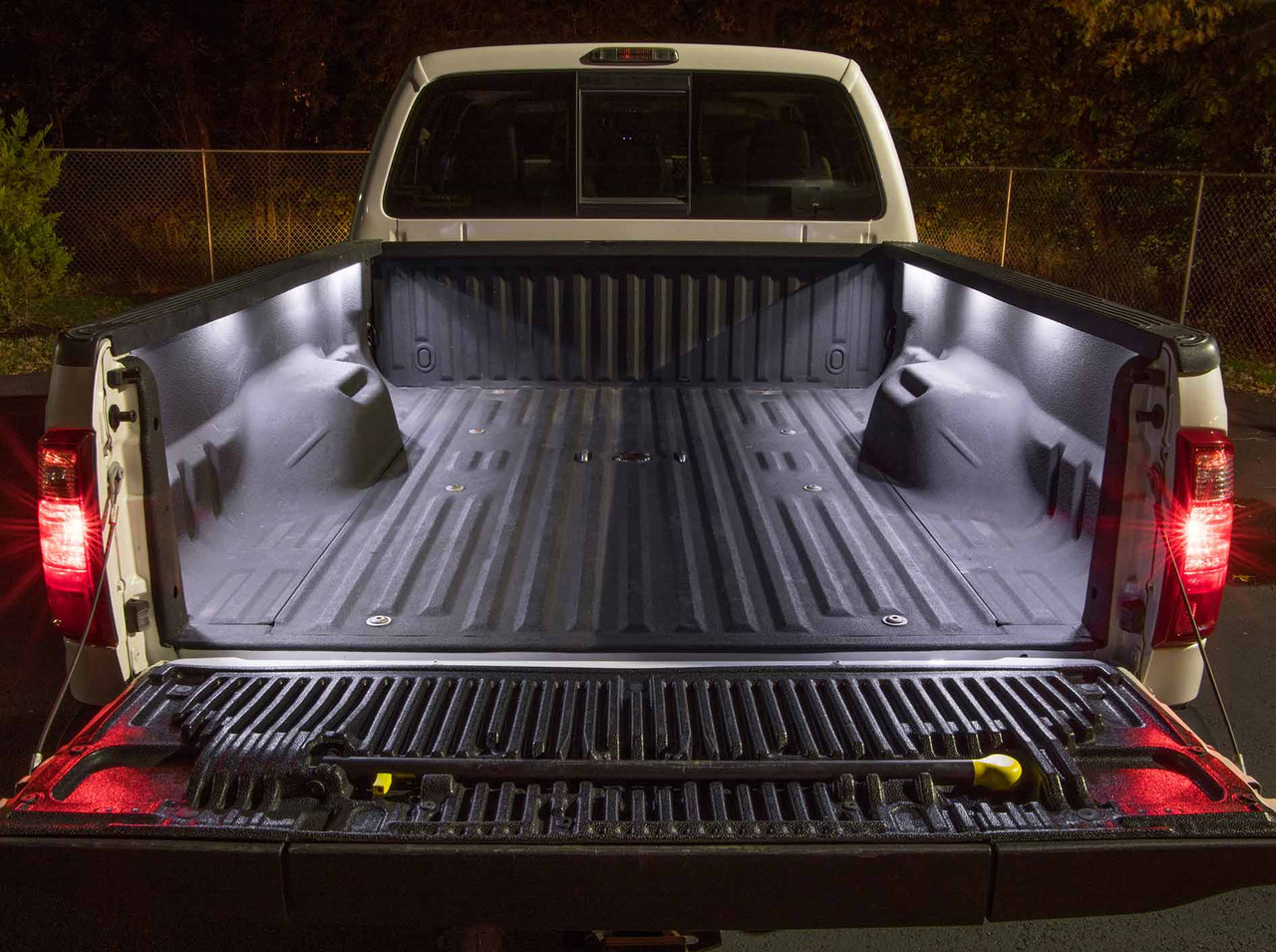 toyota tundra bed lights