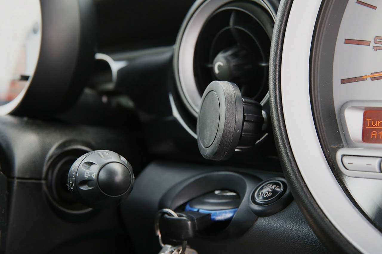 Car Mount Mini Cooper Iphone Mount R56 MINI Cooper Magnetic