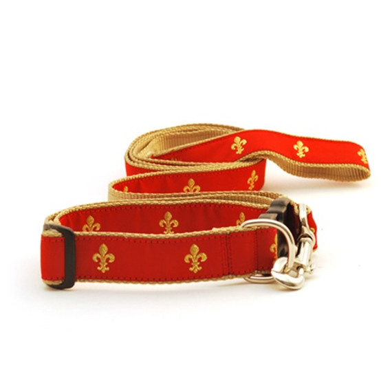 Fleur de Lis on Red (Narrow Roman Harness)