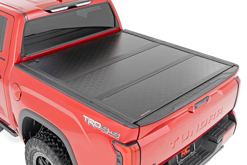 Hard Low Profile Bed Cover | 5.5 Ft | Cargo Mgmt | Toyota Tundra (2022)