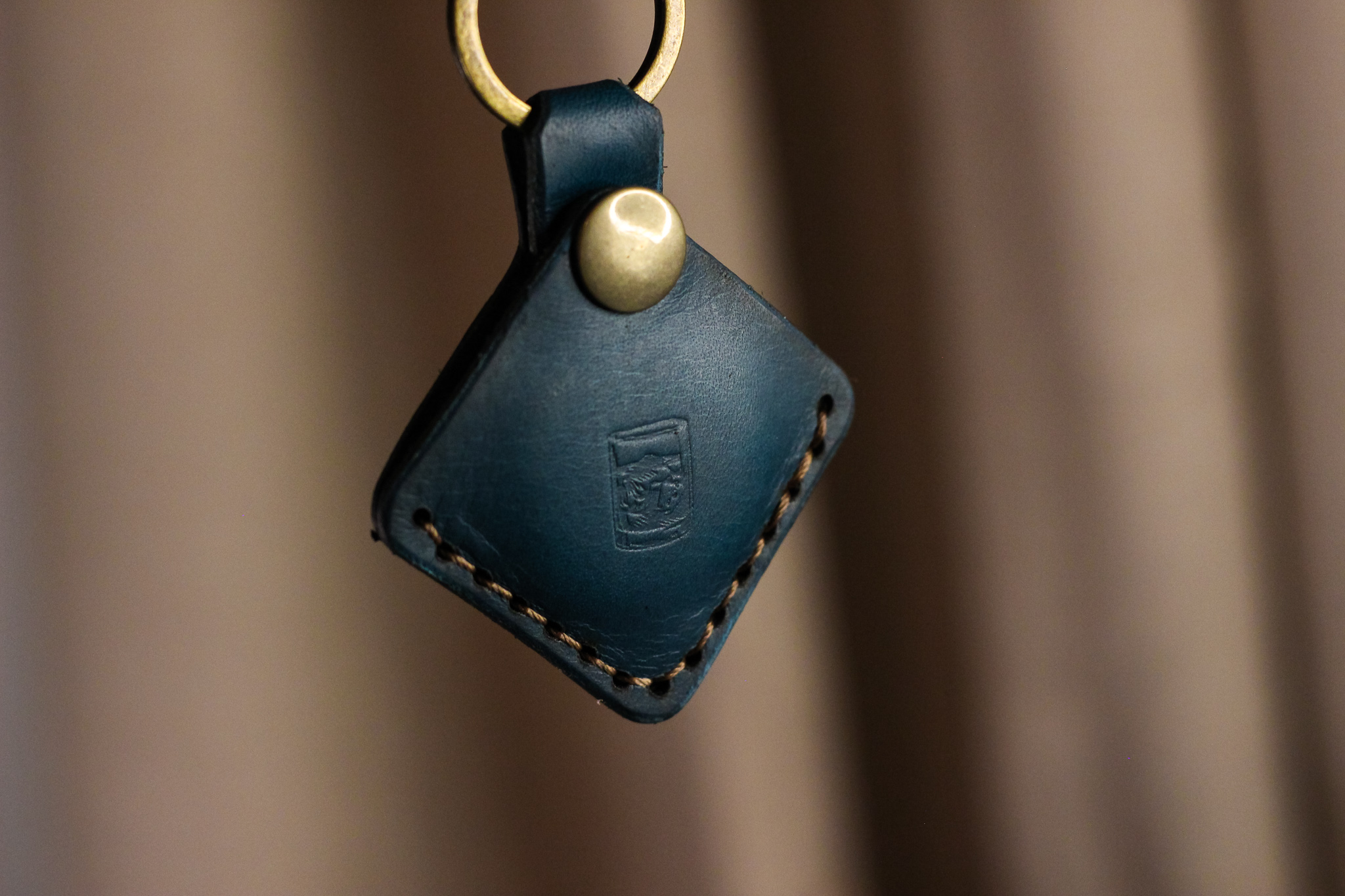 Leather AirTag Keychain - Walnut Minerva