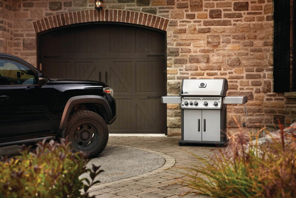 Shop Napoleon Rogue XT 525 LP w/infrared Side Burner - Stainless