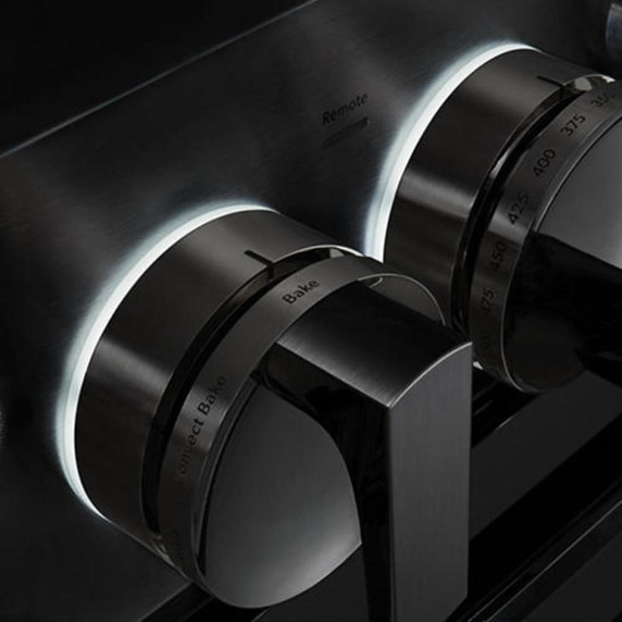 Jennair® 36" NOIR™ Gas Professional-Style Range with Chrome-Infused Griddle JGRP536HM