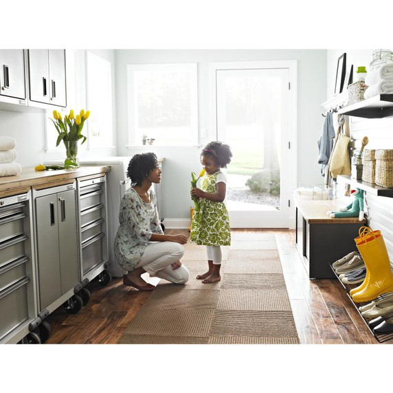 Gladiator® 30" (76.2 cm) Solid Shelf GAWA30SFRG