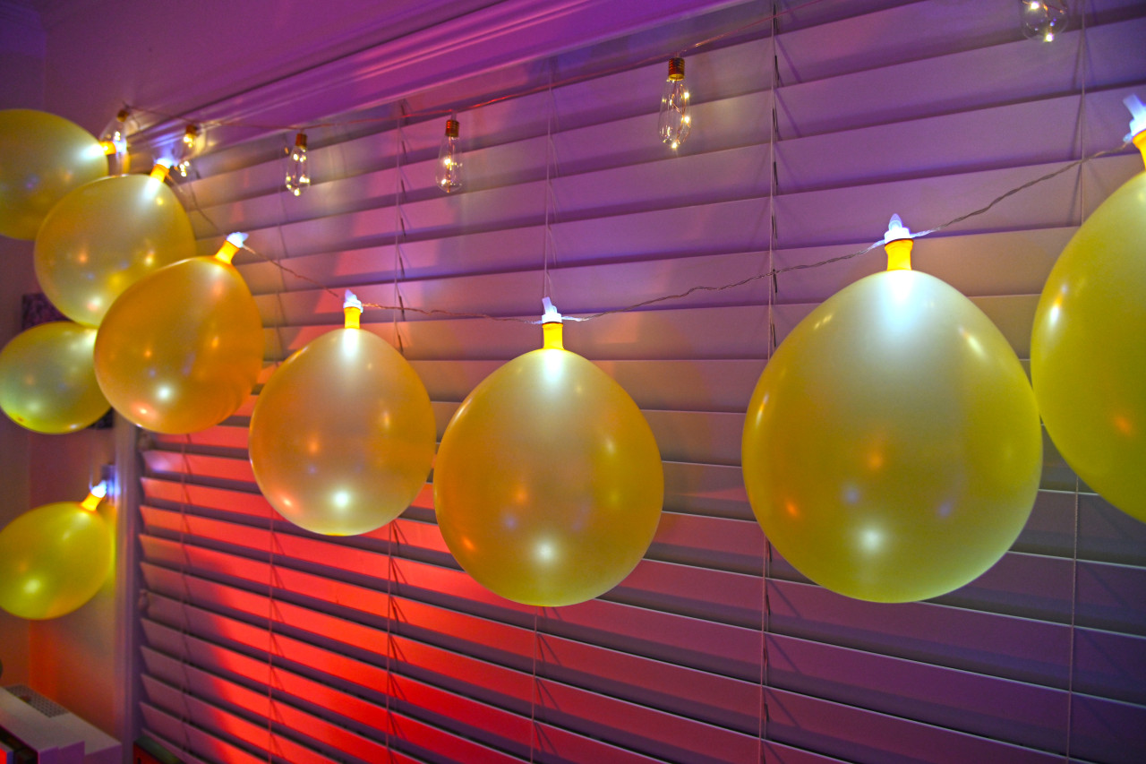 LED Balloon String Lights 13 feet/10 Balloons Gold