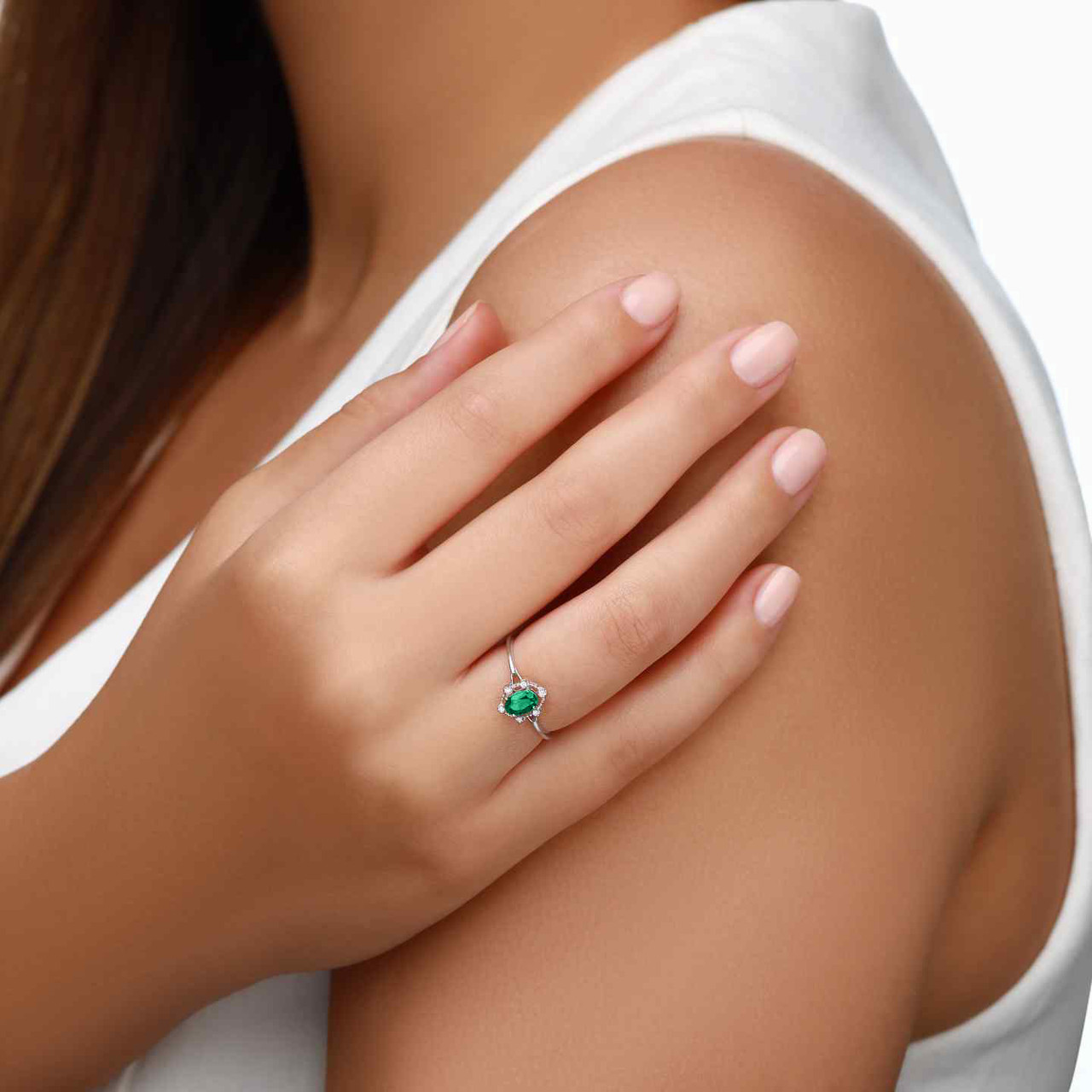 Oval Diamond & Green Stones Ring in 18K Gold - 2 Oval Diamond & Green Stones Ring in 18K Gold - 2