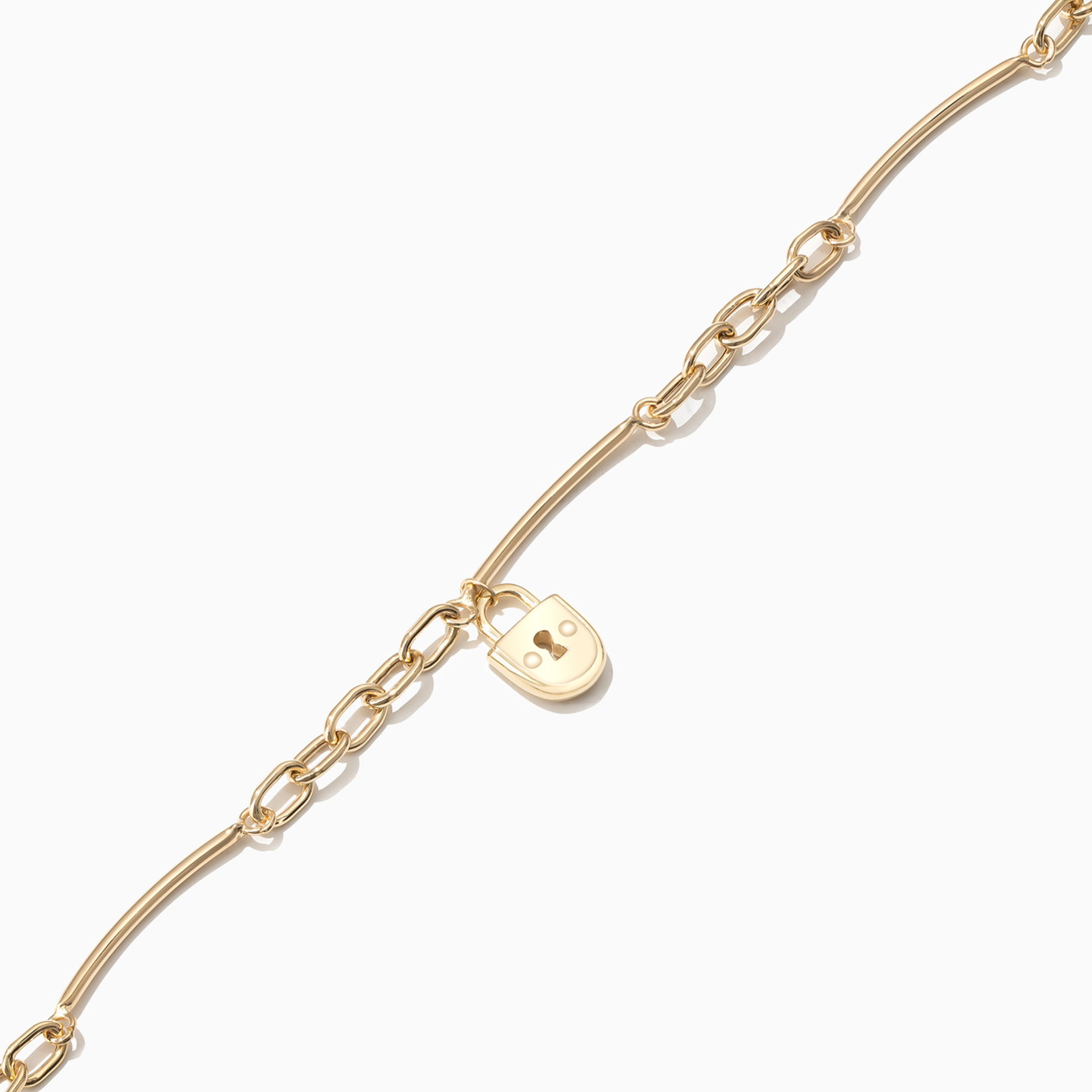 أسورة بسلسلة ذهب قفل عيار 18 قيراط - 2 أسورة بسلسلة ذهب قفل عيار 18 قيراط - 2