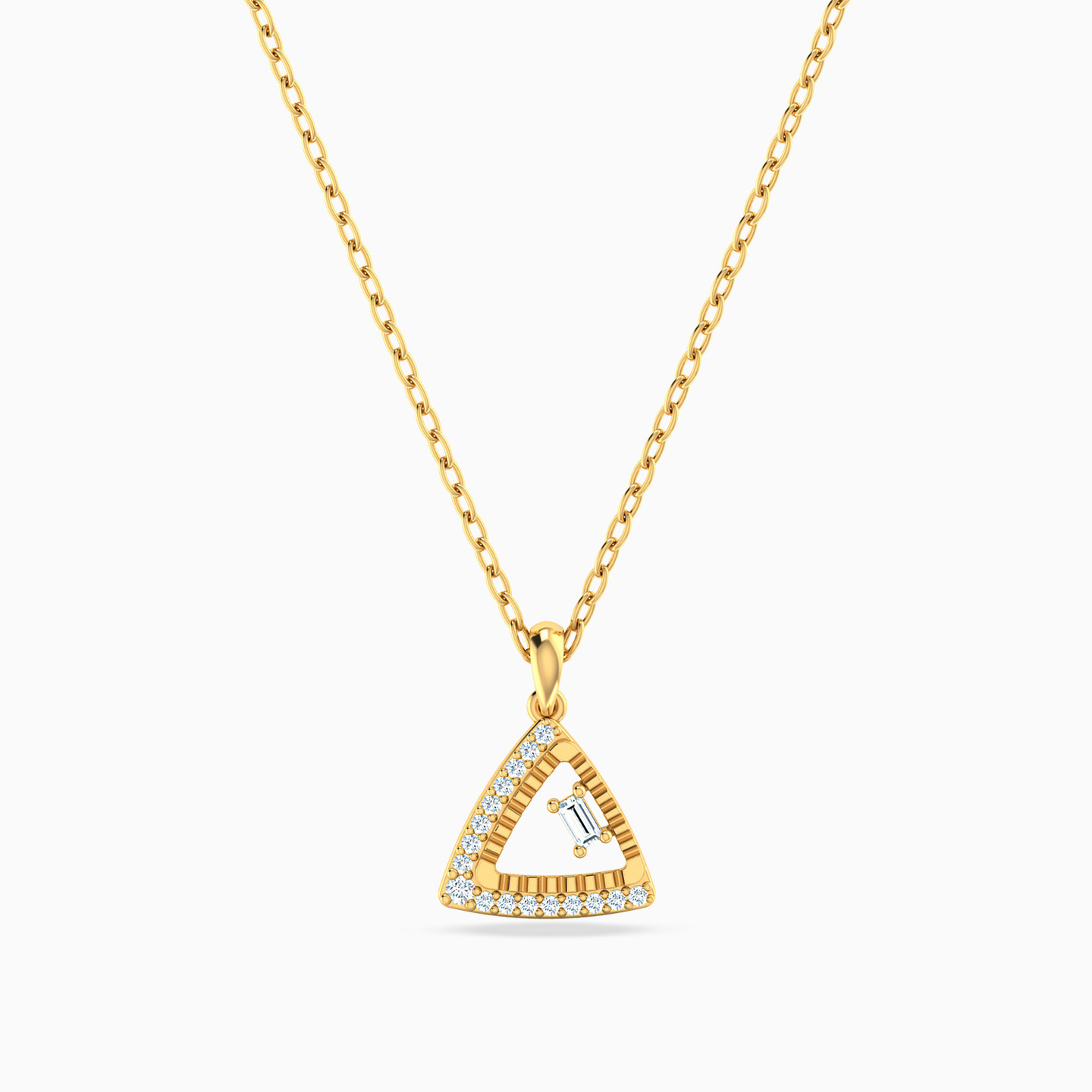 سلسلة ذهب مثلثة عيار 18 قيراط مزينة بالألماس سلسلة ذهب مثلثة عيار 18 قيراط مزينة بالألماس