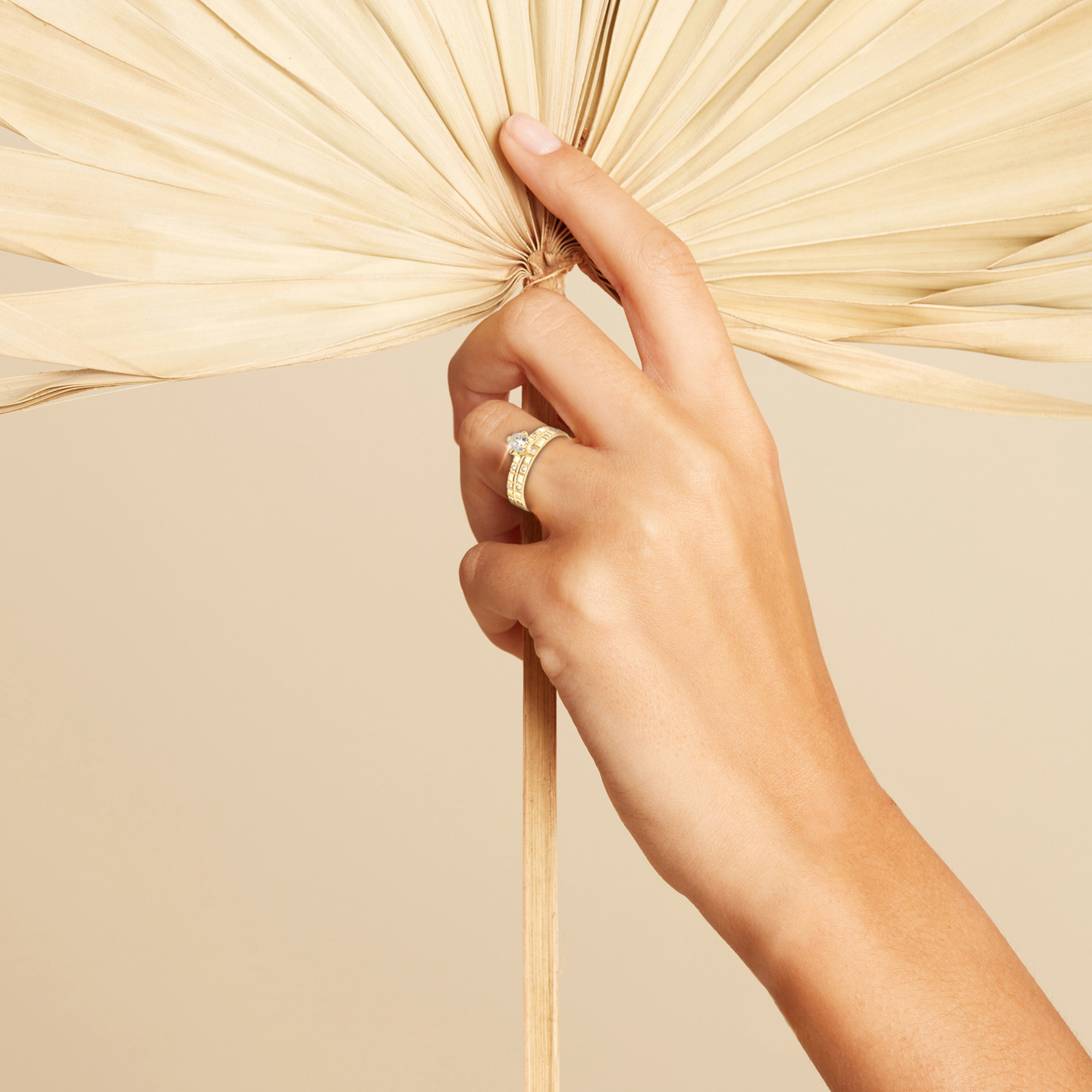 Circle Cubic Zirconia Twin Rings in 18K Gold - 4 Circle Cubic Zirconia Twin Rings in 18K Gold - 4