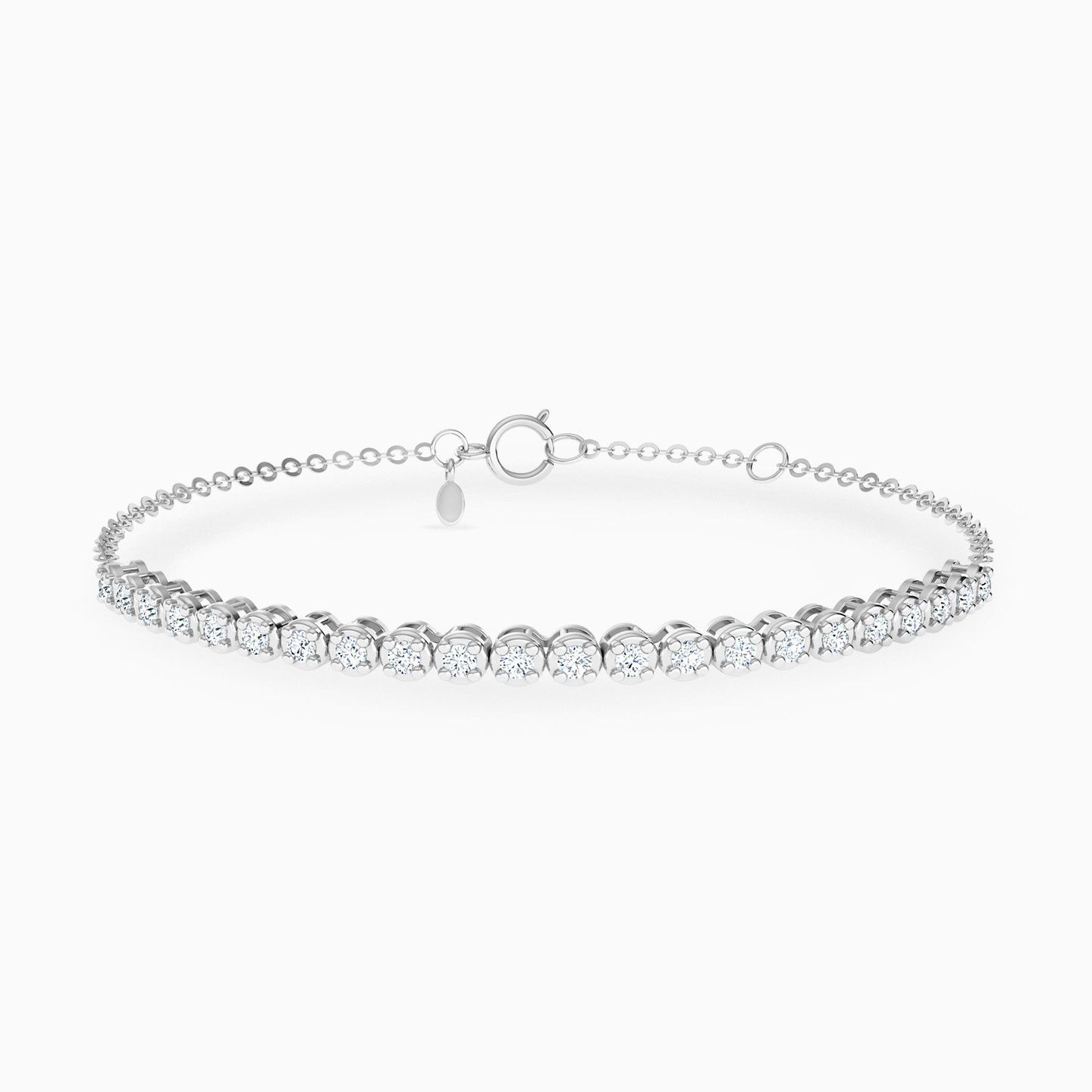 أسورة بسلسلة شكل صف طويل من الذهب عيار 18 قيراط مزينة بالألماس أسورة بسلسلة شكل صف طويل من الذهب عيار 18 قيراط مزينة بالألماس